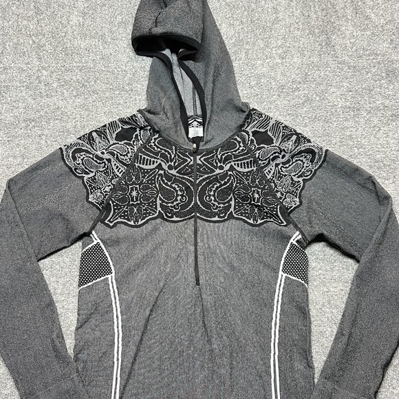 Athleta Tops - Athleta Hoodie Womens XL Gray 1/4 Zip Lightweight Pinstripe Knit Pullover